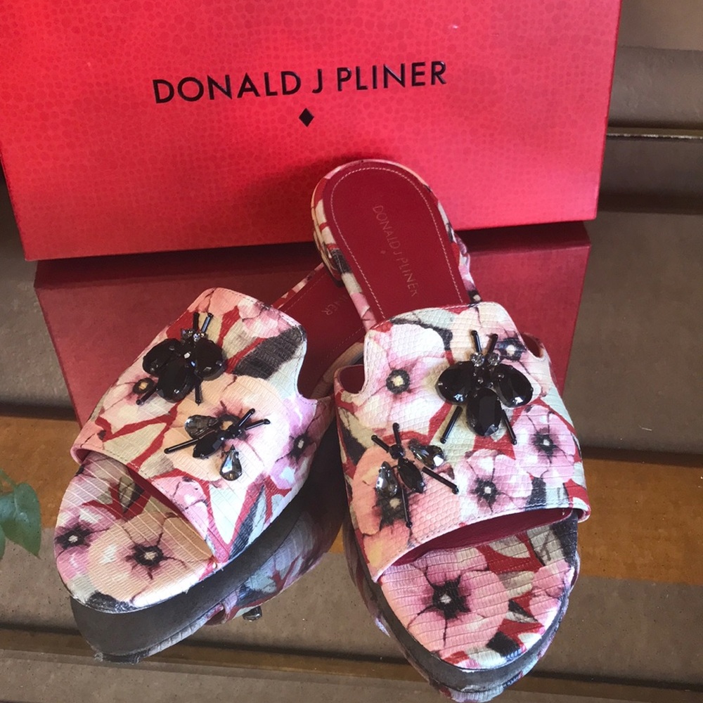 DONALD J PLINER POPPY FLORAL SLIDES MULES W STONES